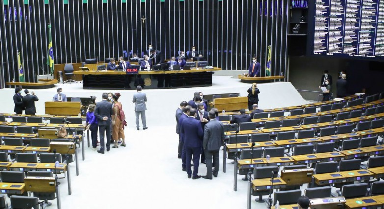 Câmara aprova PEC dos Precatórios em segundo turno